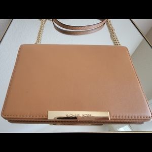 MICHAEL Michael Kors Leather Chain Crossbody Wallet-Tan
